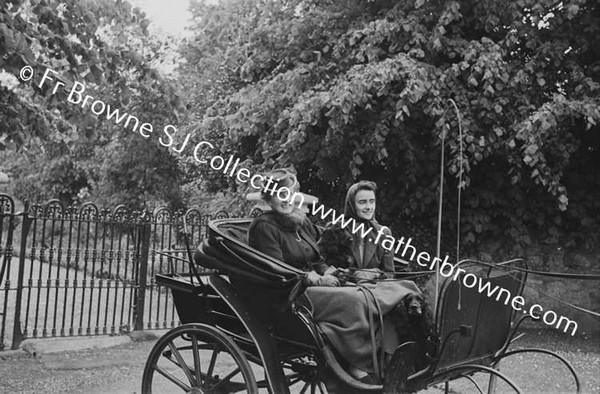 MRS FRANK LILLIS WITH MARY IN PHAETON